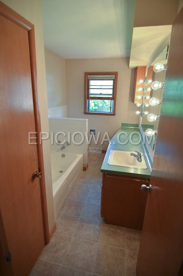 3040 3rd Ave #1 - Photo 6 of 10