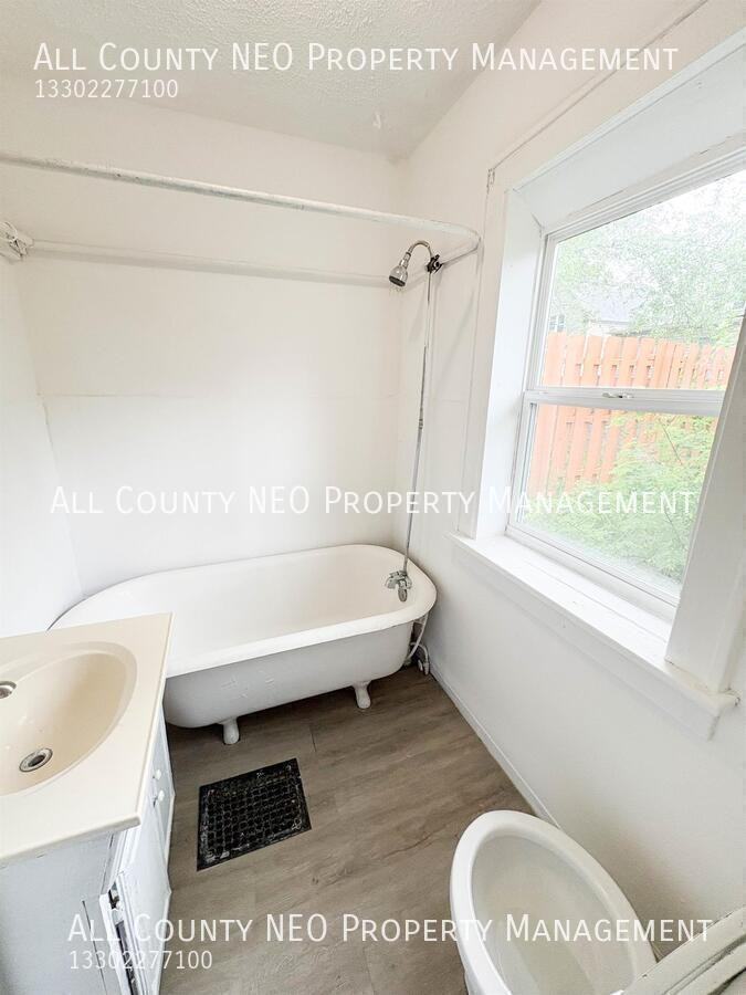 434 Matthews St #B - Photo 3 of 7