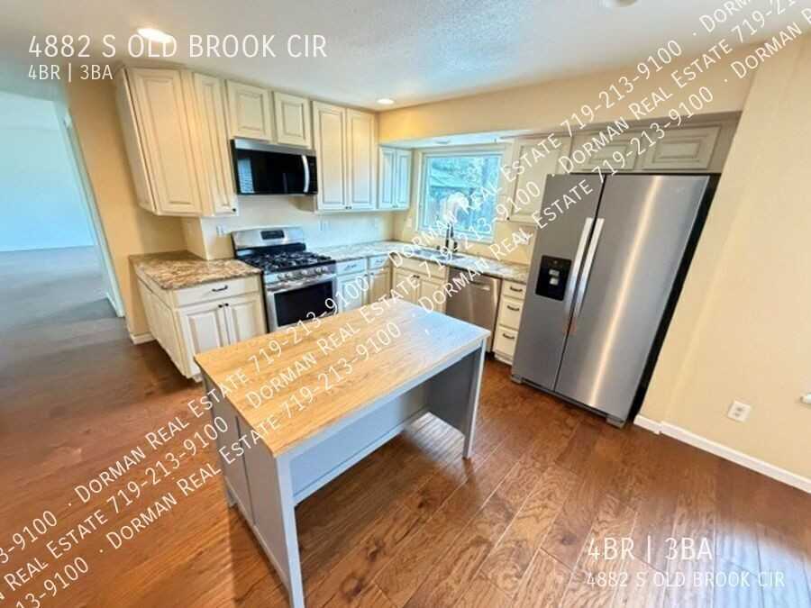 4882 S Old Brook Cir - Photo 3 of 20