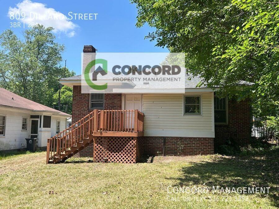 809 Dillard St - Photo 3 of 20