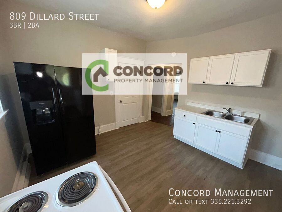809 Dillard St - Photo 7 of 20