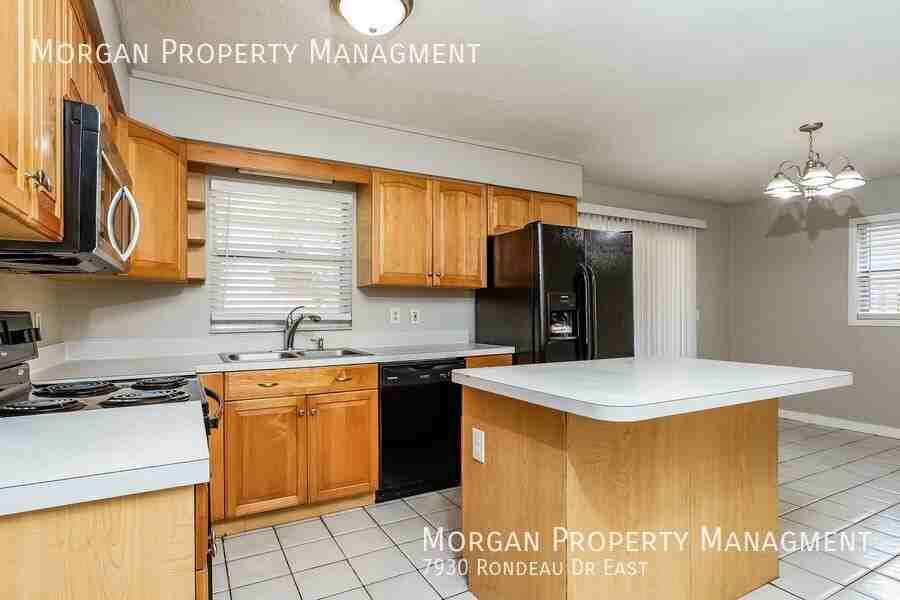 7930 Rondeau Dr E - Photo 4 of 22