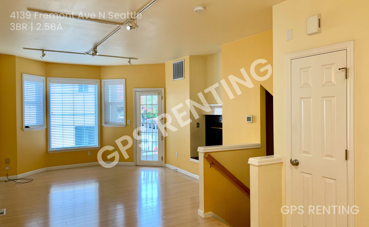 4139 Fremont Ave N - Photo 2 of 19
