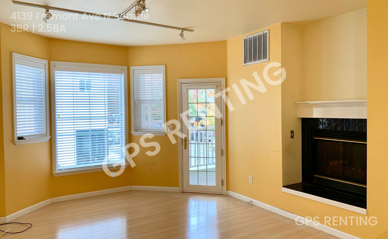 4139 Fremont Ave N - Photo 3 of 19