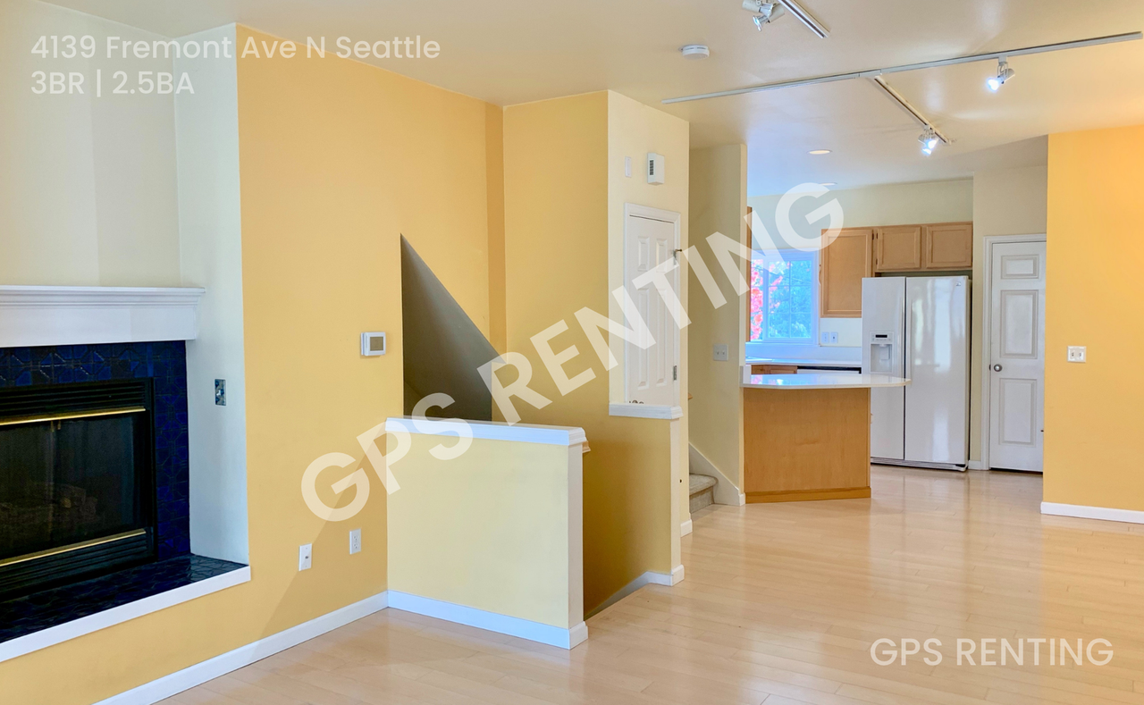 4139 Fremont Ave N - Photo 5 of 19