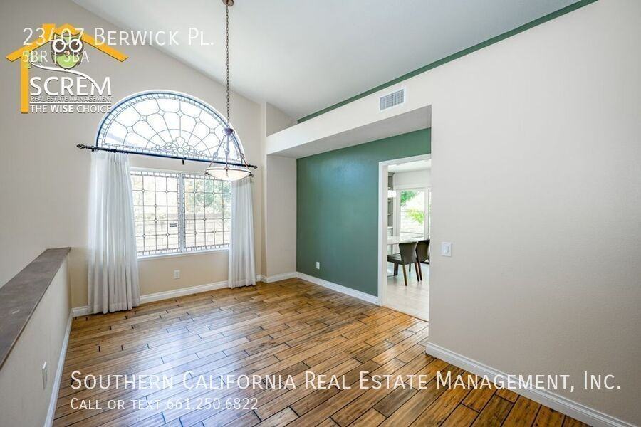 23407 Berwick Pl - Photo 6 of 33