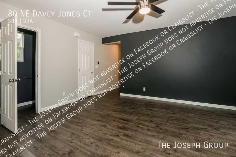 80 Ne Davey Jones Ct - Photo 4 of 25