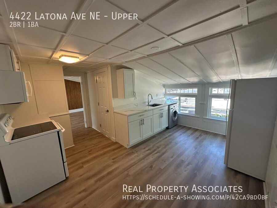 4422 Latona Ave Ne - Photo 2 of 16