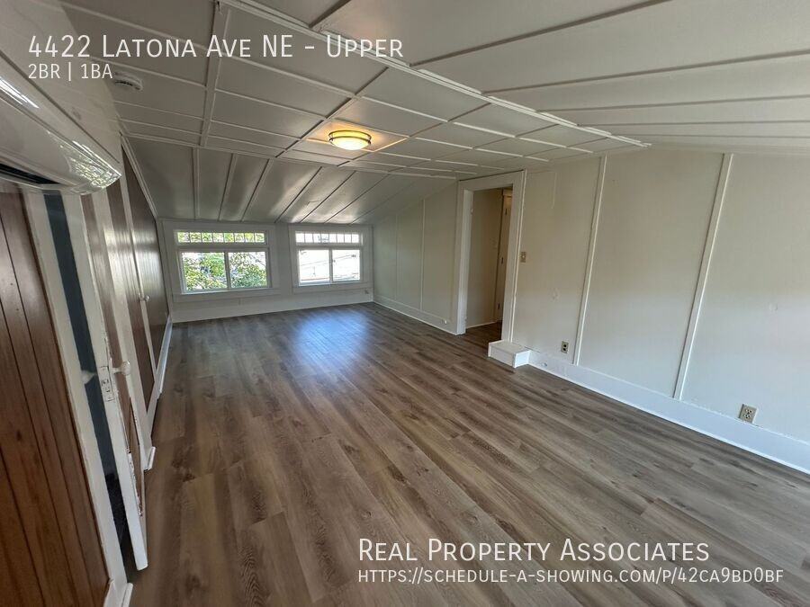 4422 Latona Ave Ne - Photo 4 of 16