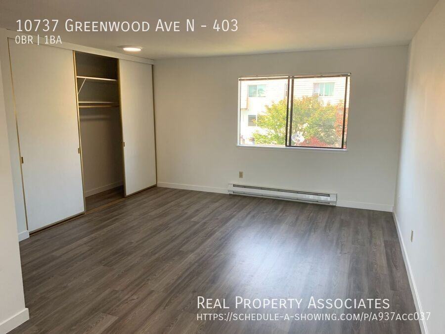 10737 Greenwood Ave N #403 - Photo 3 of 8