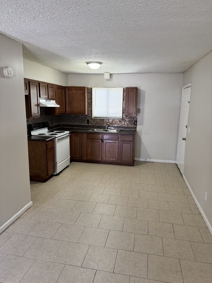 5147 Westchase Ct #1 - Photo 3 of 6