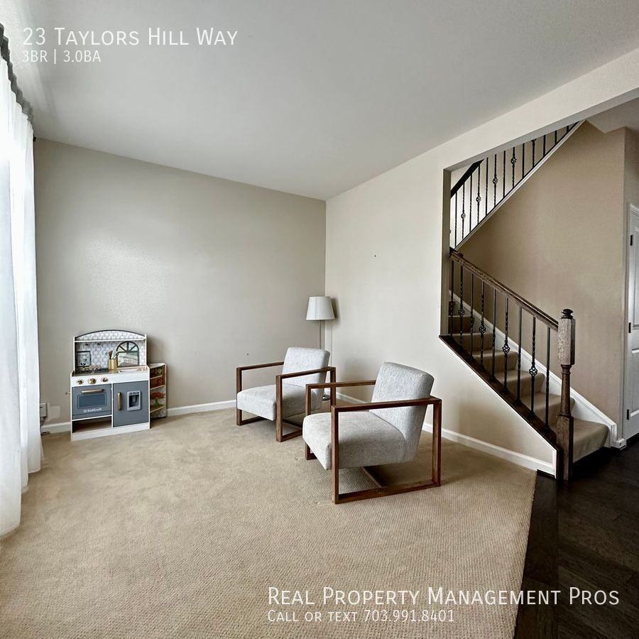23 Taylors Hill Way - Photo 7 of 26
