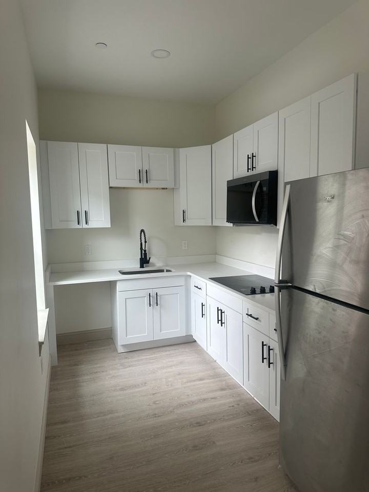 531 Smith St #103