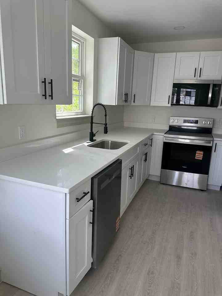 531 Smith St #201