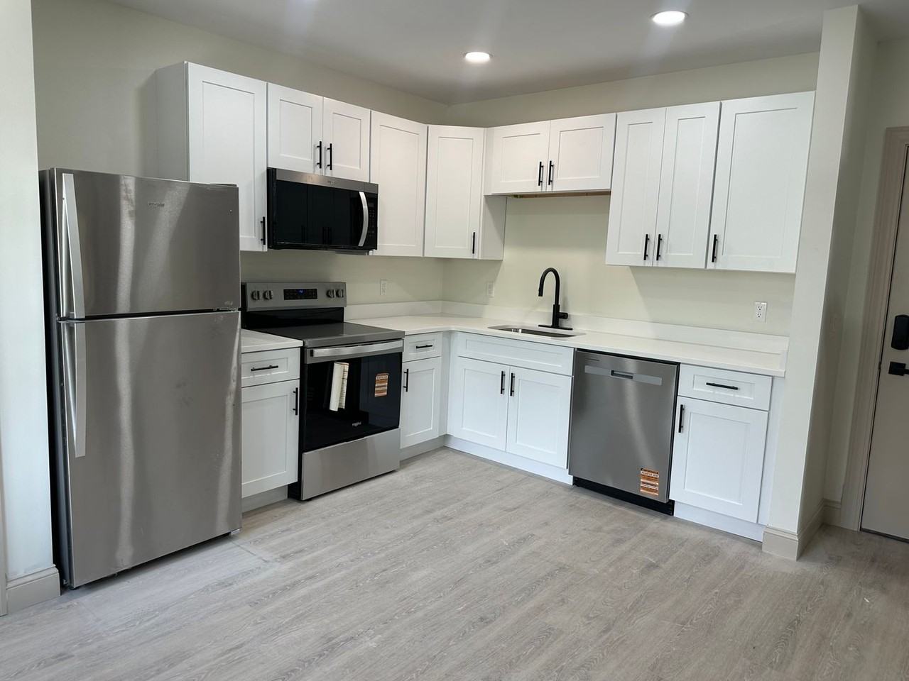 531 Smith St #203
