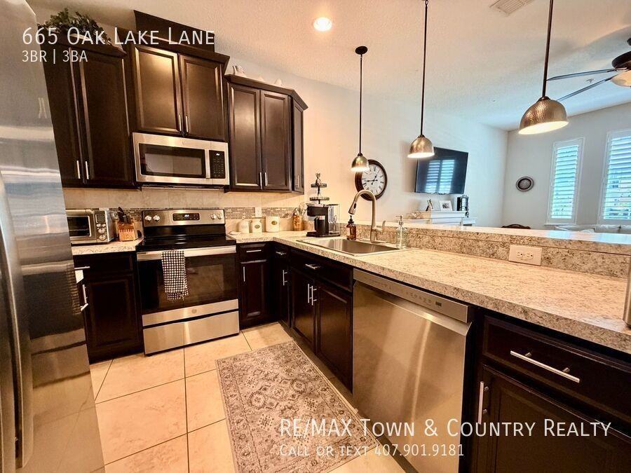 665 Oak Lake Ln - Photo 7 of 31