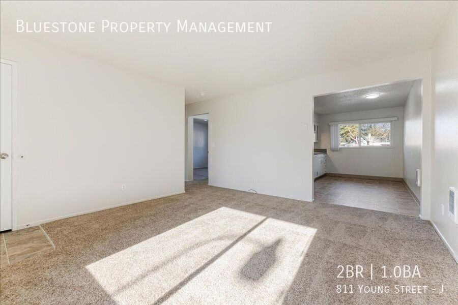 811 Young St #J - Photo 5 of 15