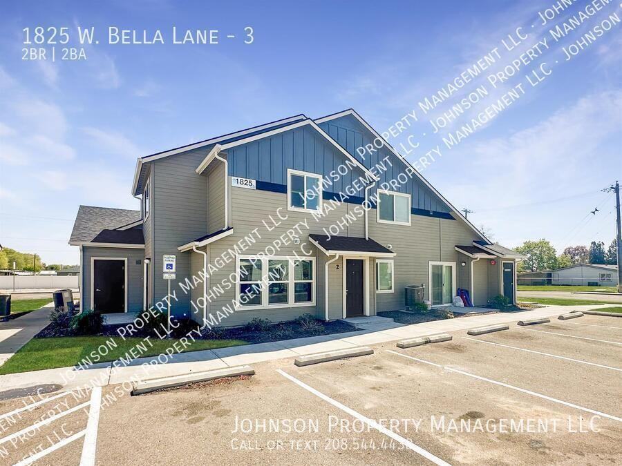 1825 W Bella Ln #3