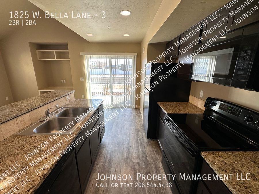 1825 W Bella Ln #3 - Photo 5 of 19