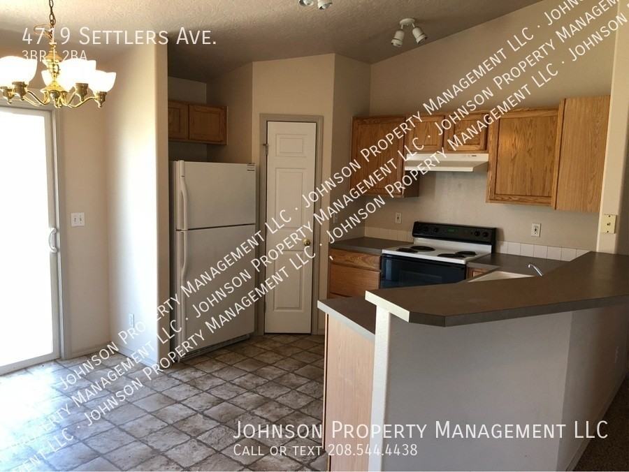 4719 Settlers Ave - Photo 2 of 12