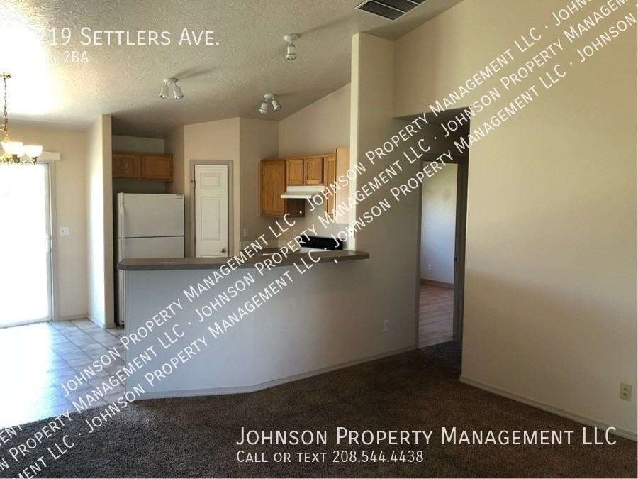 4719 Settlers Ave - Photo 4 of 12