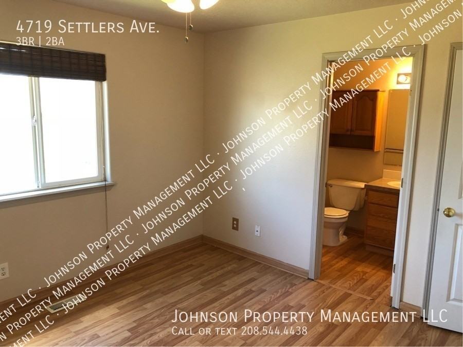 4719 Settlers Ave - Photo 6 of 12