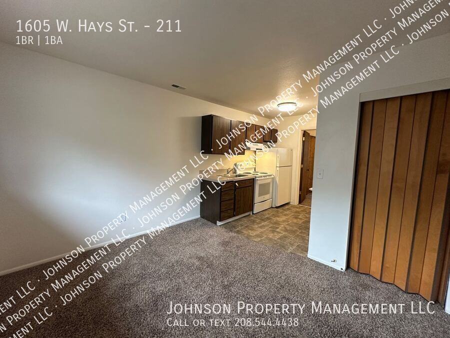 1605 W Hays St #211 - Photo 4 of 11