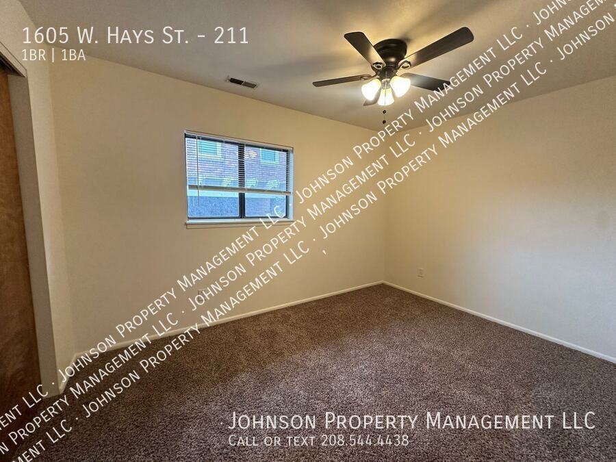 1605 W Hays St #211 - Photo 6 of 11