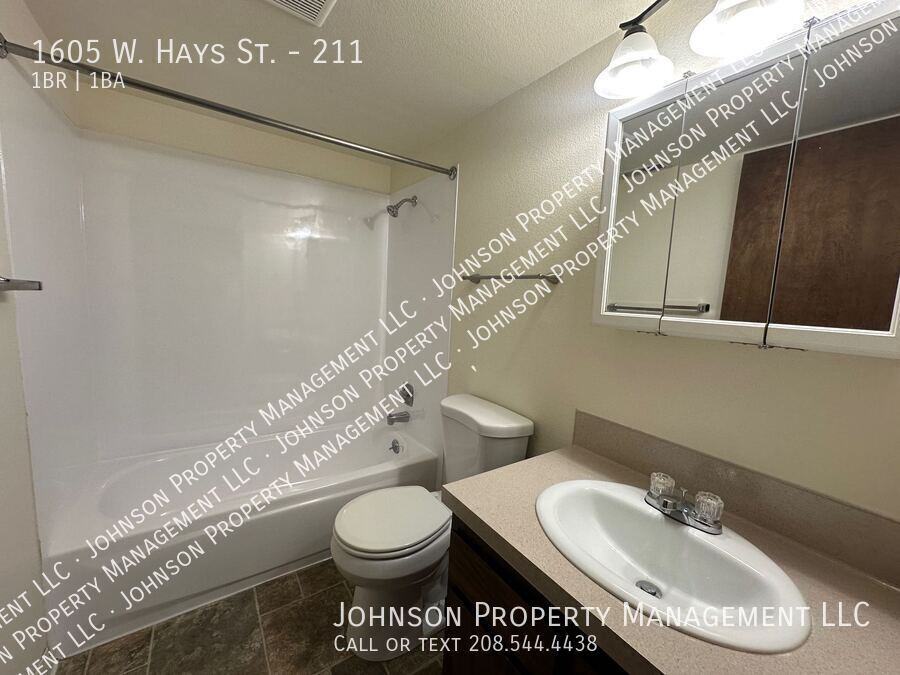 1605 W Hays St #211 - Photo 7 of 11