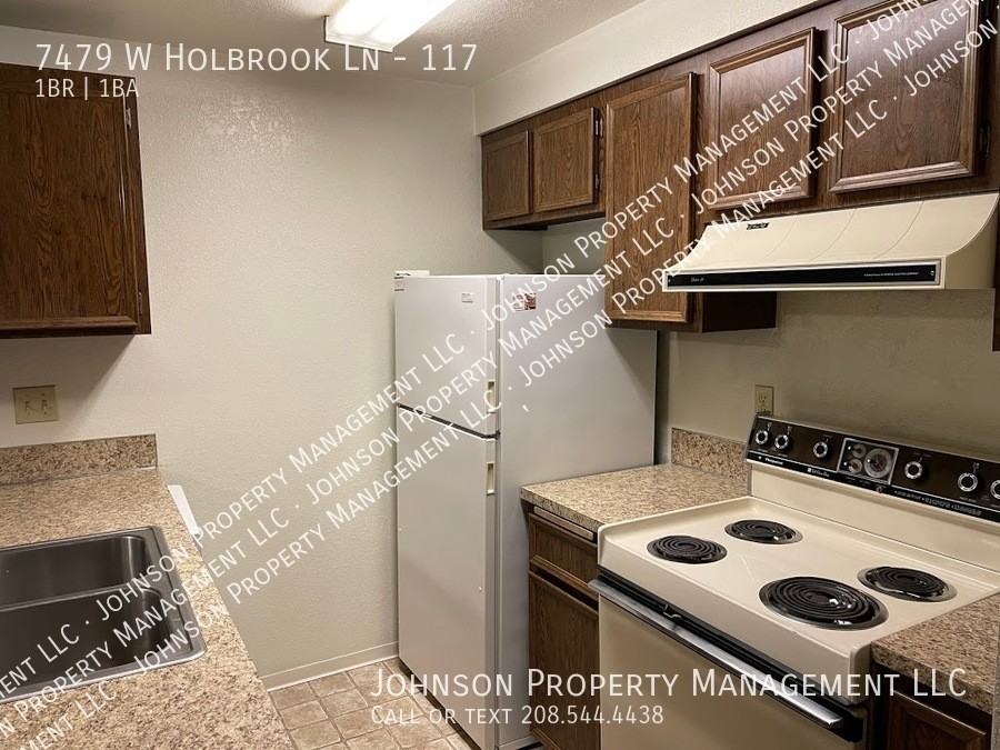7479 W Holbrook Ln #117 - Photo 4 of 11
