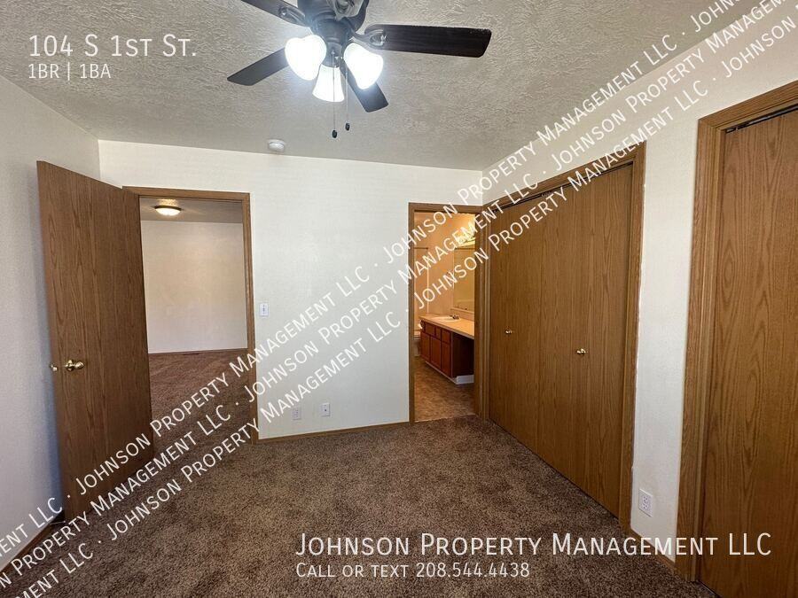104 S 1st St - Photo 5 of 12