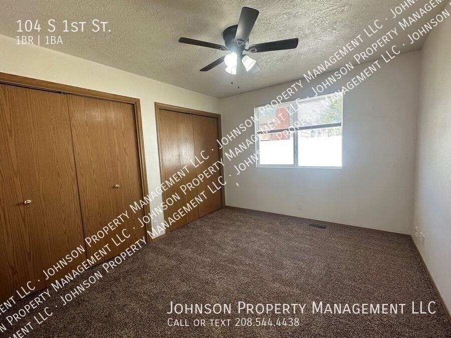 104 S 1st St - Photo 6 of 12