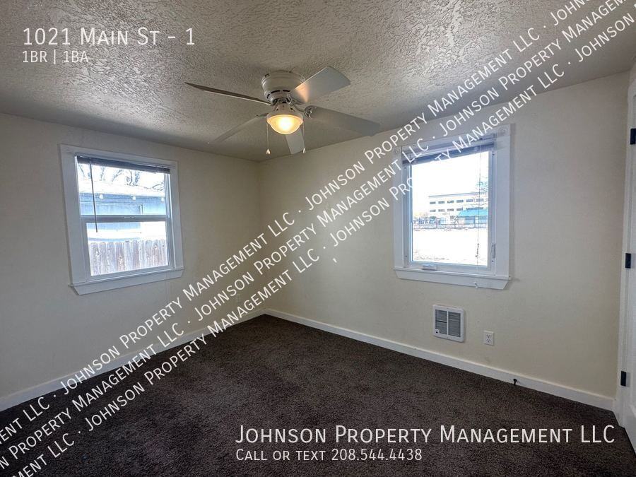 1021 Main St #1 - Photo 7 of 10