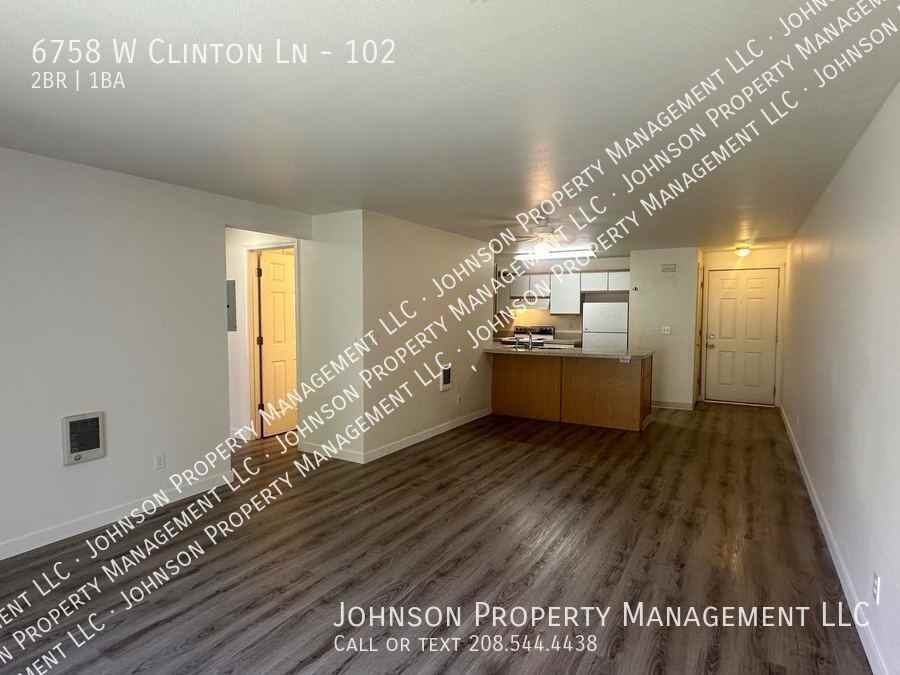 6758 W Clinton Ln #102 - Photo 7 of 12