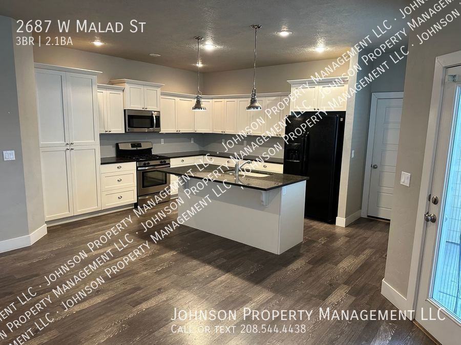 2687 W Malad St - Photo 2 of 18