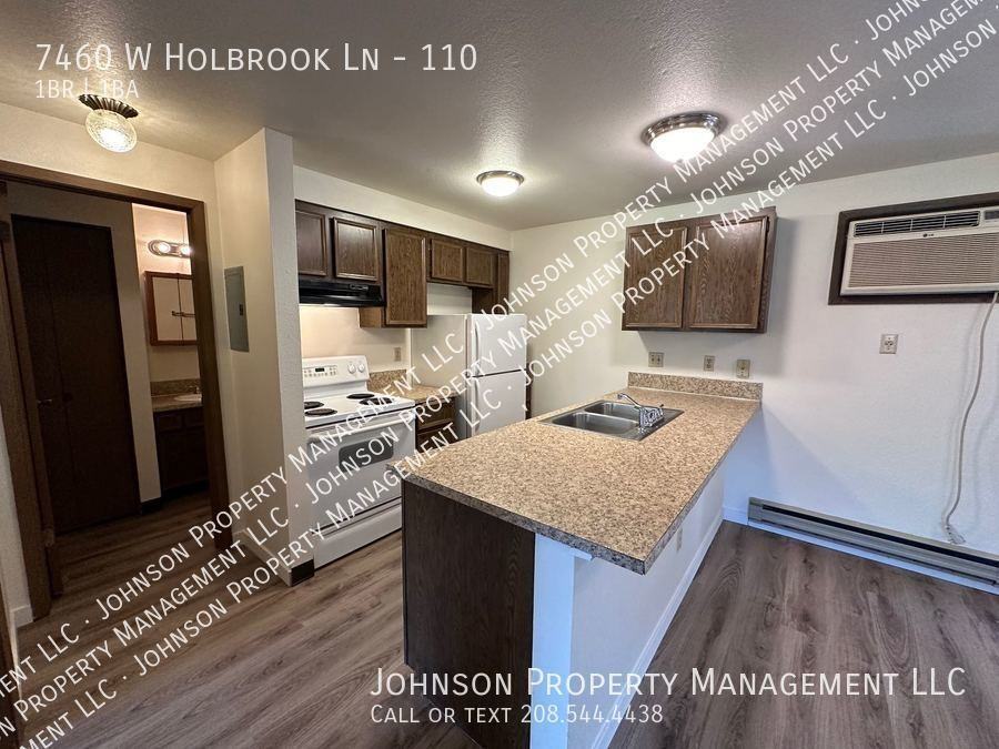 7460 W Holbrook Ln #110 - Photo 4 of 10