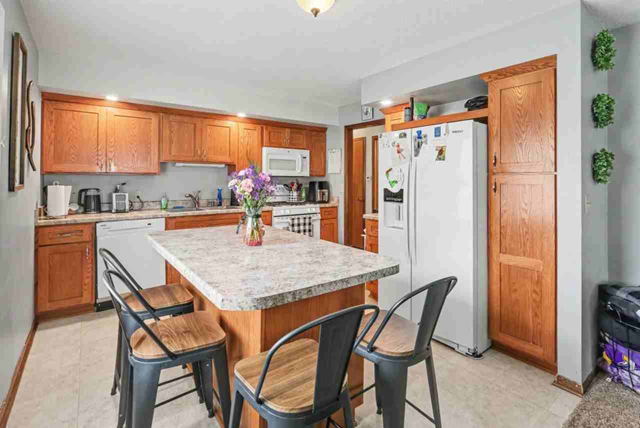 70 Brook Cir
