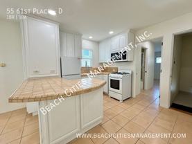 55 61st Pl #D - Photo 1 of 1