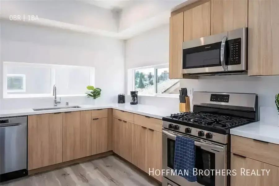 218 N Coronado St #216-1-4 - Photo 2 of 7