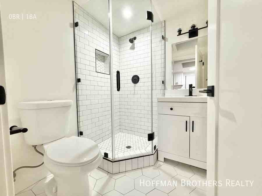 6223 W 6th St #1-2 - Photo 5 of 5