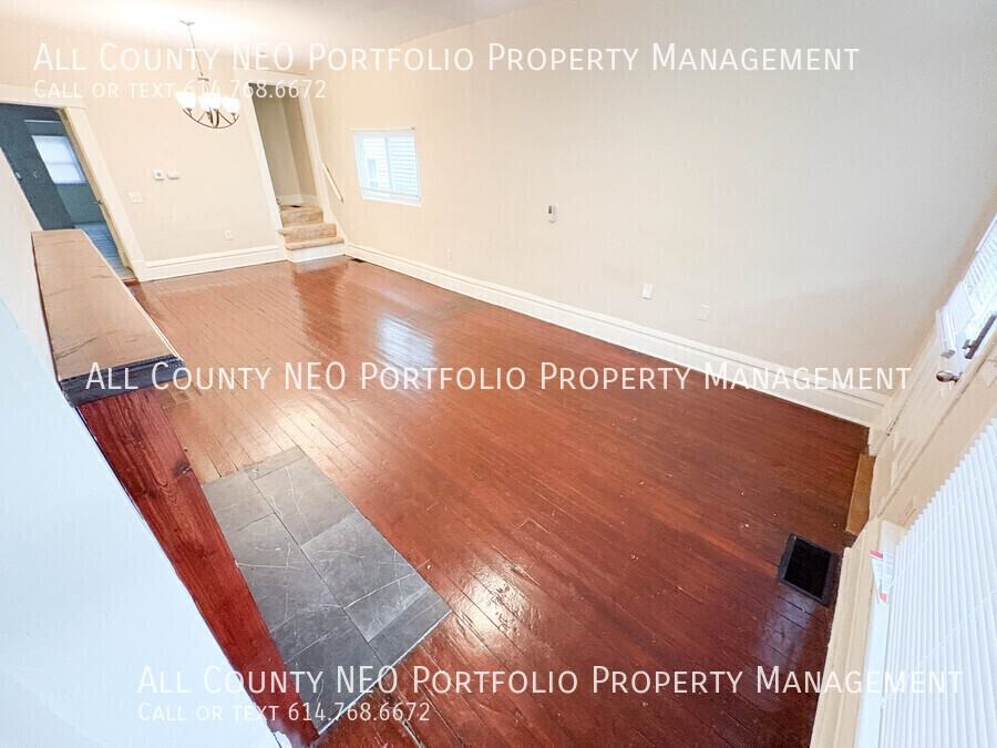 908 Ellsworth Ave - Photo 4 of 24