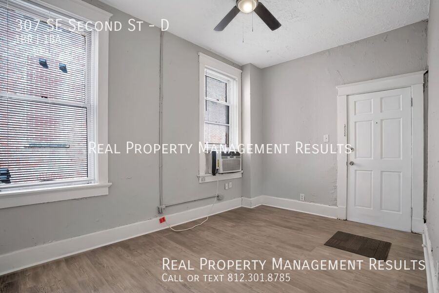307 Se 2nd St #D - Photo 2 of 14