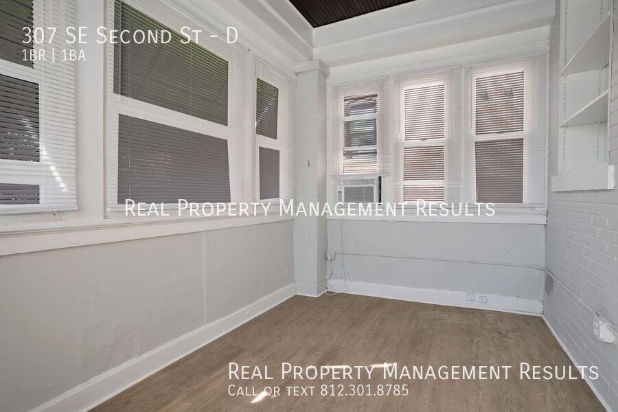 307 Se 2nd St #D - Photo 4 of 14