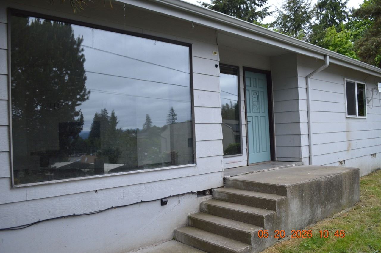 215 Sw 3rd St #1 - Photo 2 of 16