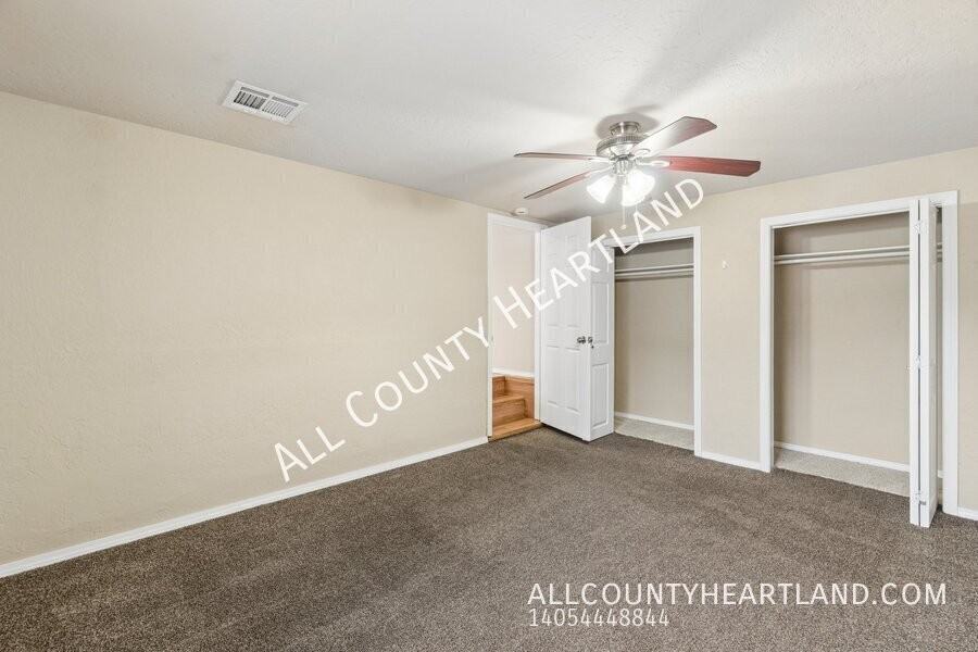2109 Nw 31st St - Photo 5 of 10