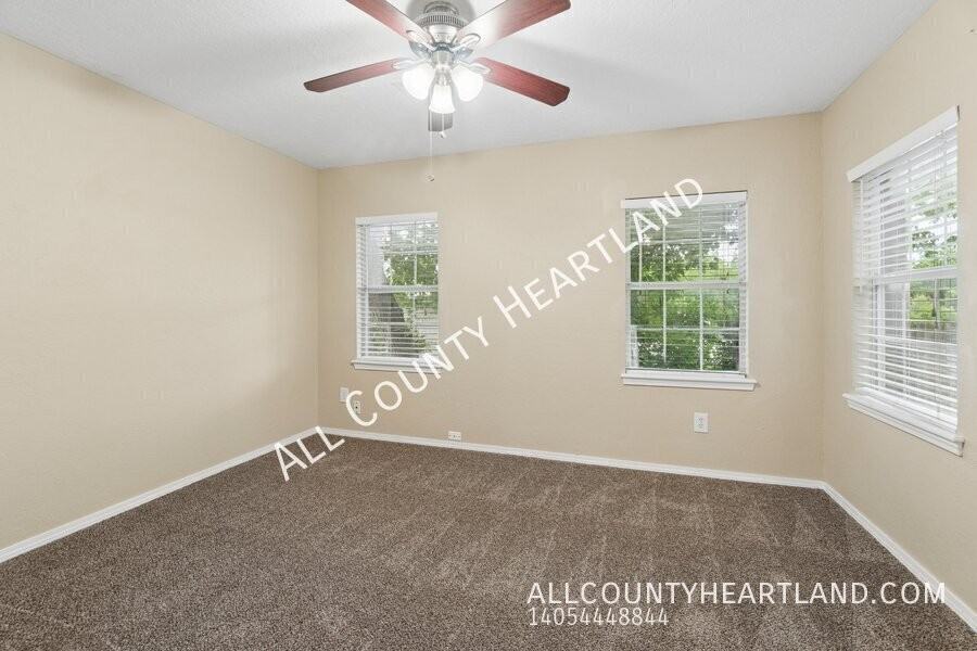2109 Nw 31st St - Photo 7 of 10