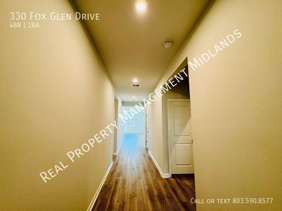 330 Fox Glen Dr - Photo 3 of 16