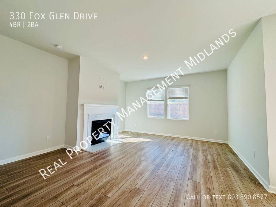 330 Fox Glen Dr - Photo 4 of 16