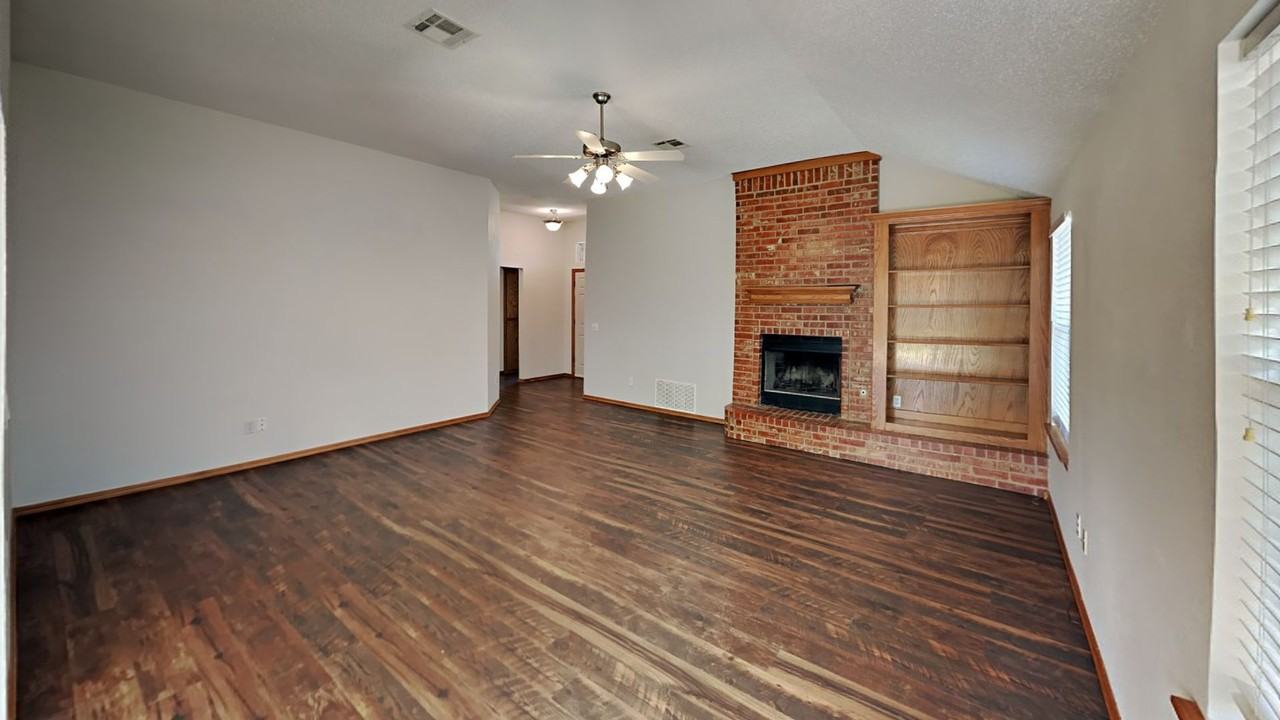 12408 Sw 12th St - Photo 5 of 17