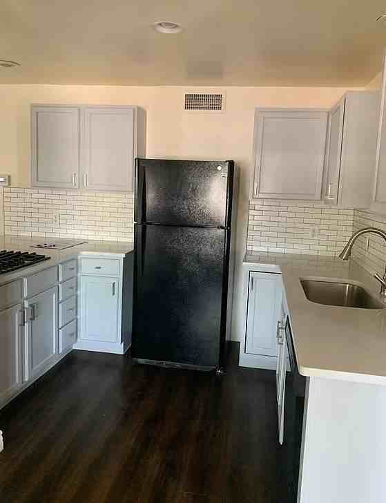 1474 E Hedrick Dr #1 - Photo 4 of 23